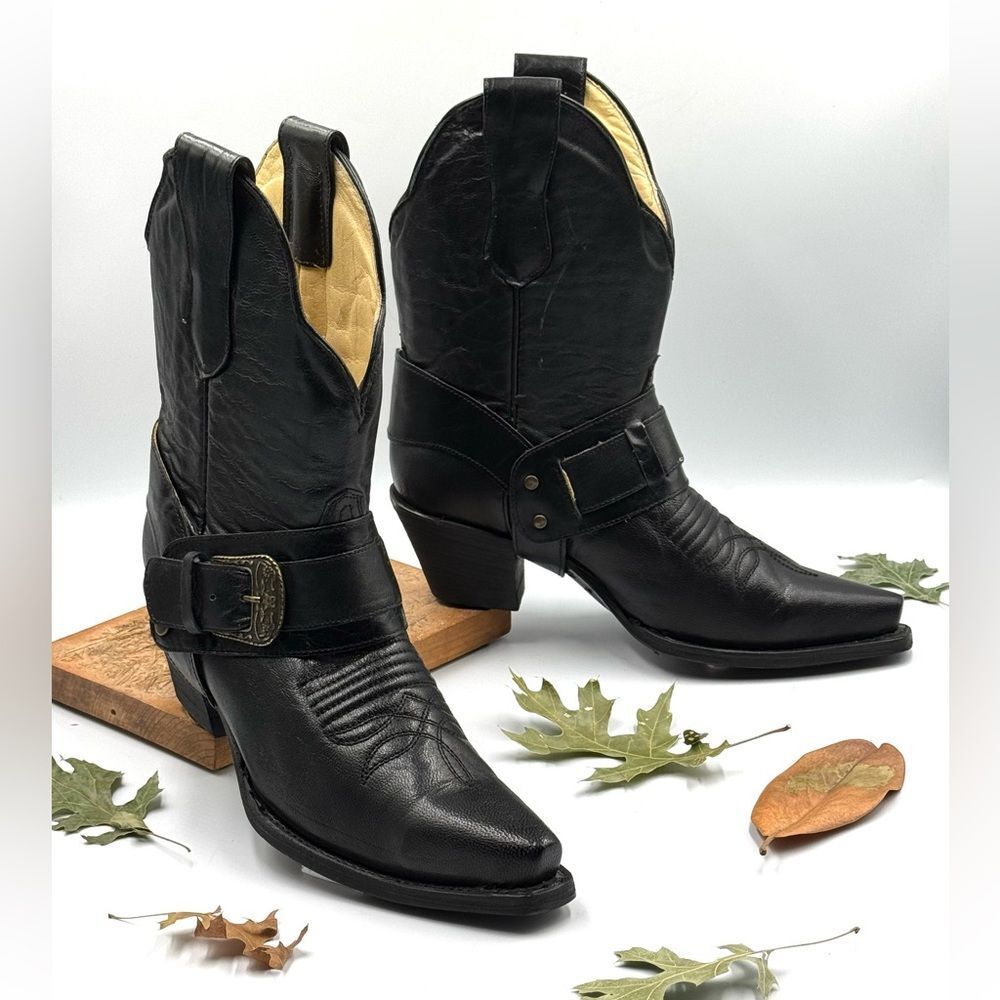 Corral Black Western Heeled Boots with Buckle